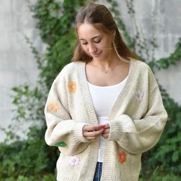 New! Easel Flower Floral Embroidered Knitted Khaki Cardigan - Picture 4 of 8